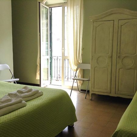 B&B A Due Passi Dal Mare Шилла Экстерьер фото